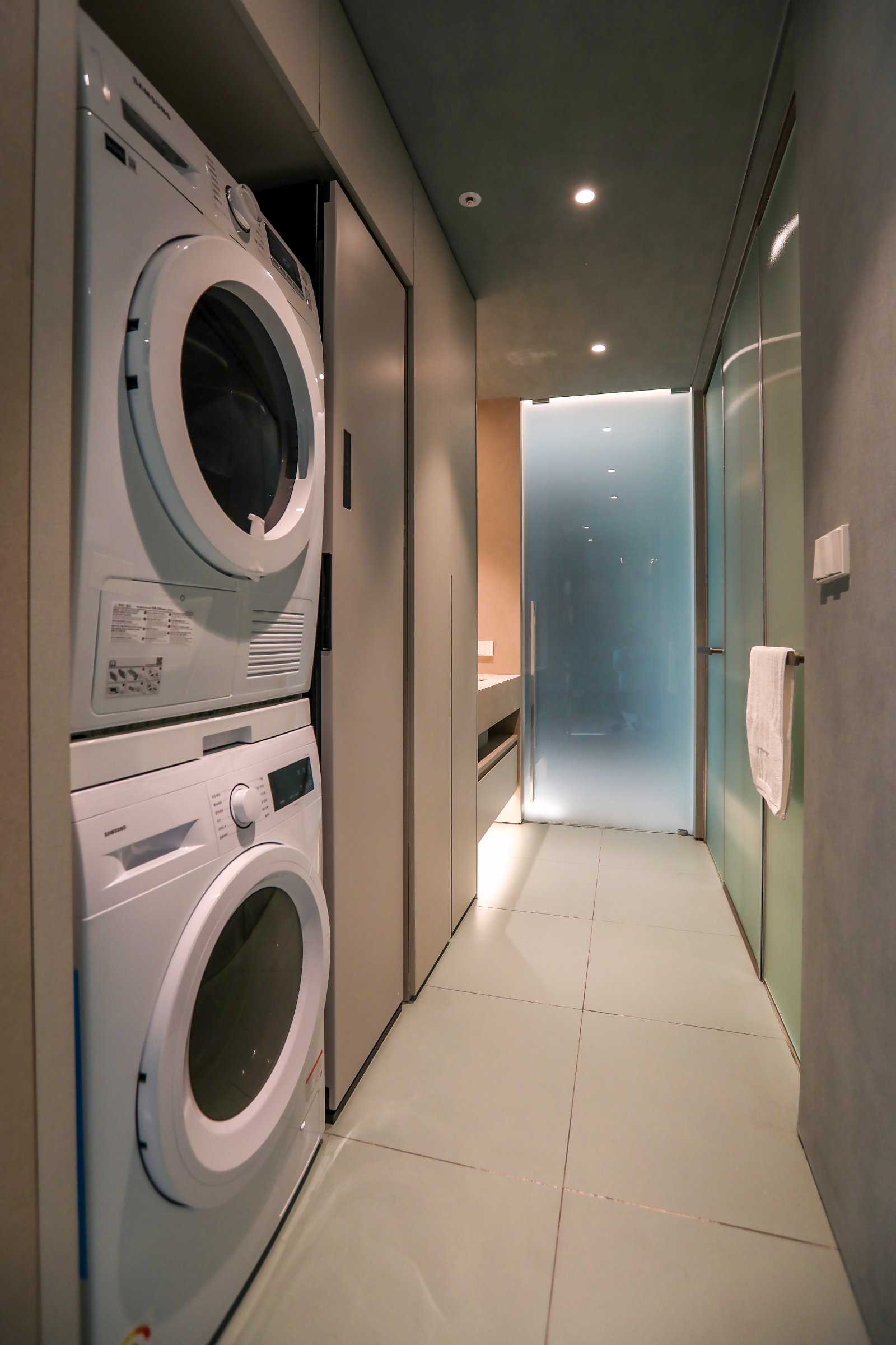 Washer & Dryer
